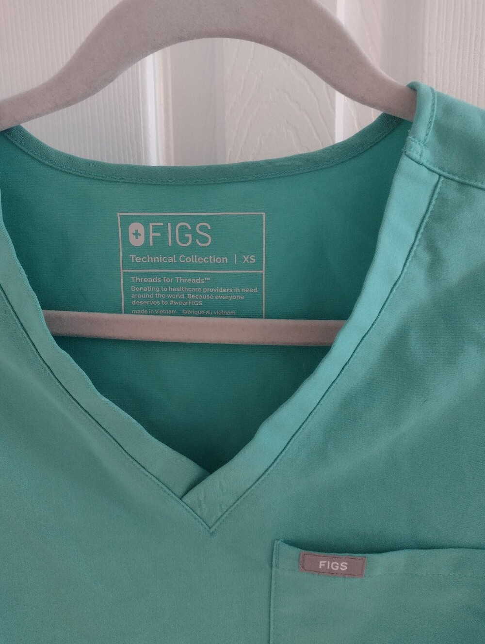 FIGS Women's Lagoon Teal Catarina Scrub Top Sz XS - Picture 6 of 7